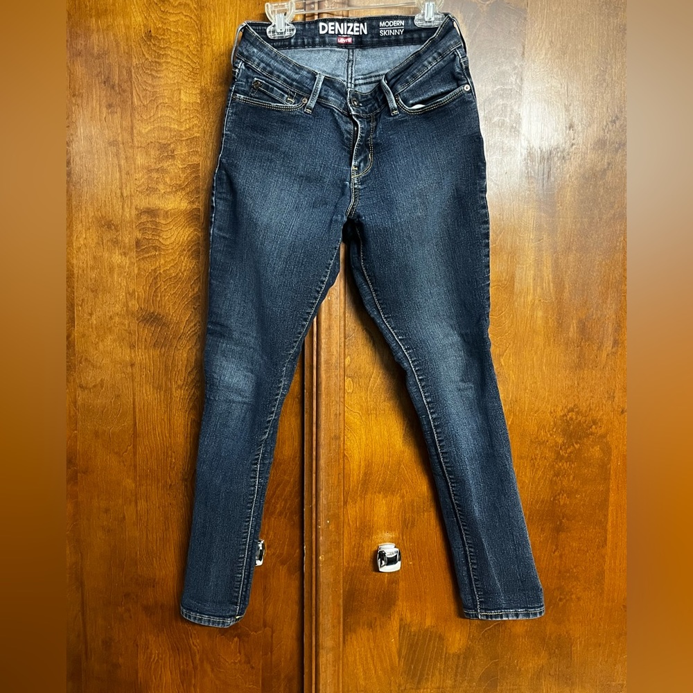 Denizen by Levi’s dark wash Modern Skinny Jean 2S